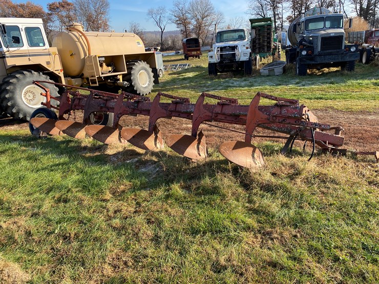 international-720-image-3