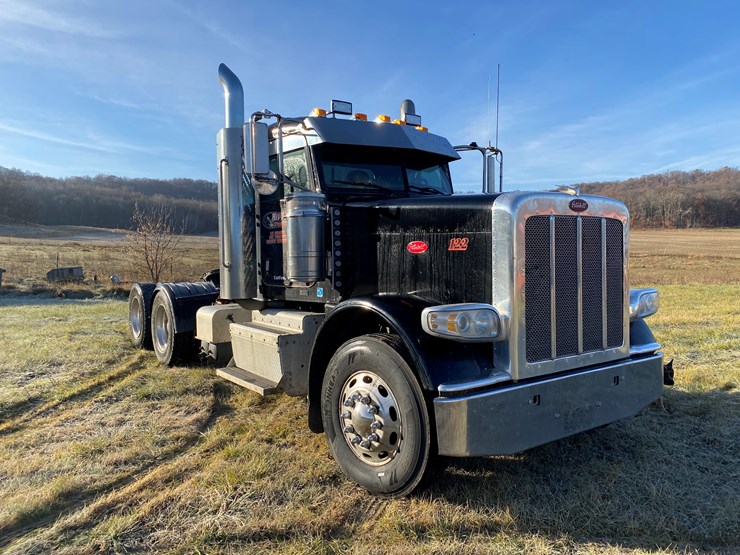#1012-•-2013-peterbilt-tandem-axle-day-cab-semi-(has-wi-title)-(colfax,-wi)-image-3