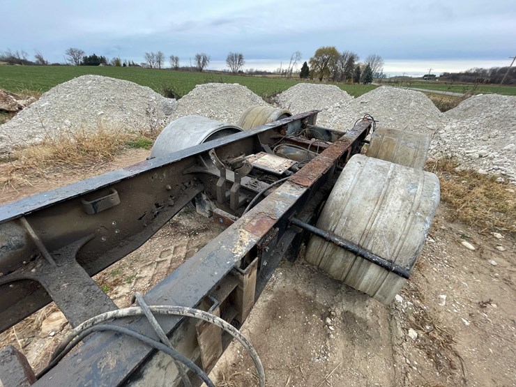 #1320-•-2002-trailer-frame-(has-wi-title)-(new-hostein,-wi)-image-23