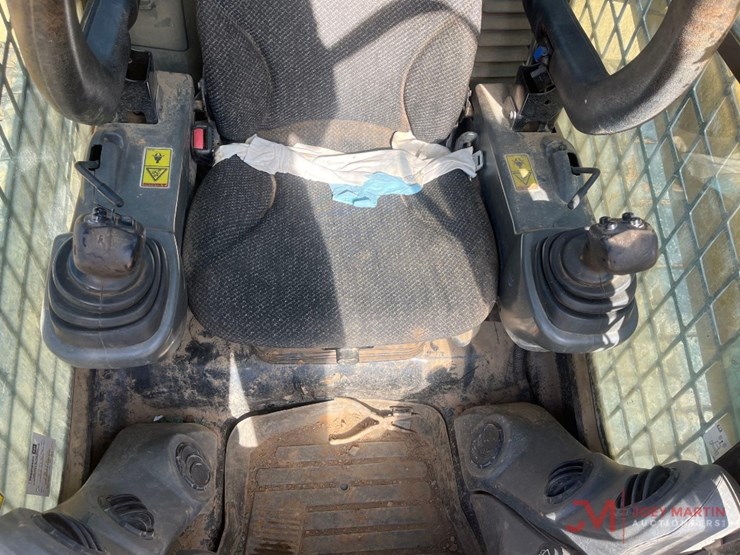 2017-caterpillar-299d-image-15