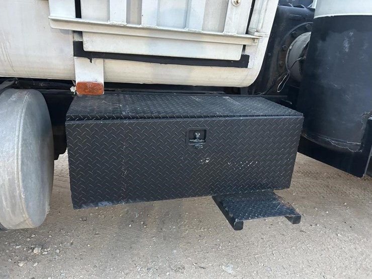 #1432-•-1992-volvo-(white-gmc)-vac-truck-image-28