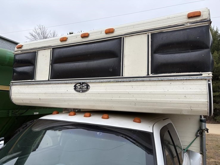1993-s&s-truck-bed-camper-image-2