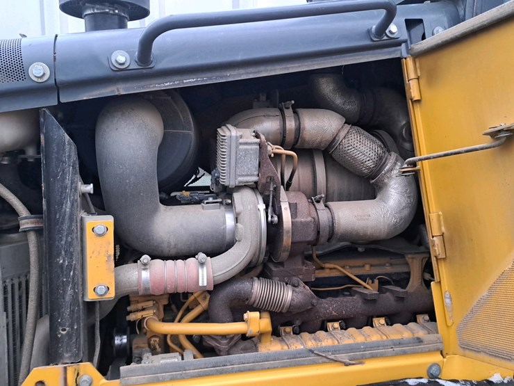 2016-deere-700k-image-12