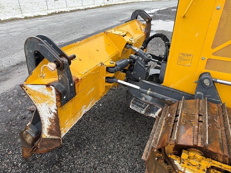 2023-deere-450k-image-12