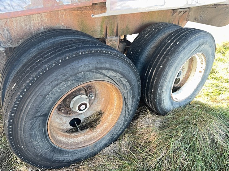 1997-pinson-aluminum-feed-delivery-trailer,-spring-suspension,-8-compartments,-*1p9ab3821vp255492*-image-14