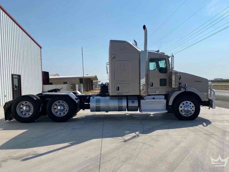 2012-kenworth-t800-image-5