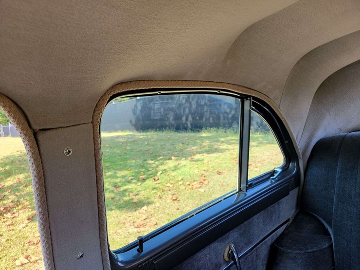 1948-packard-sedan-image-46