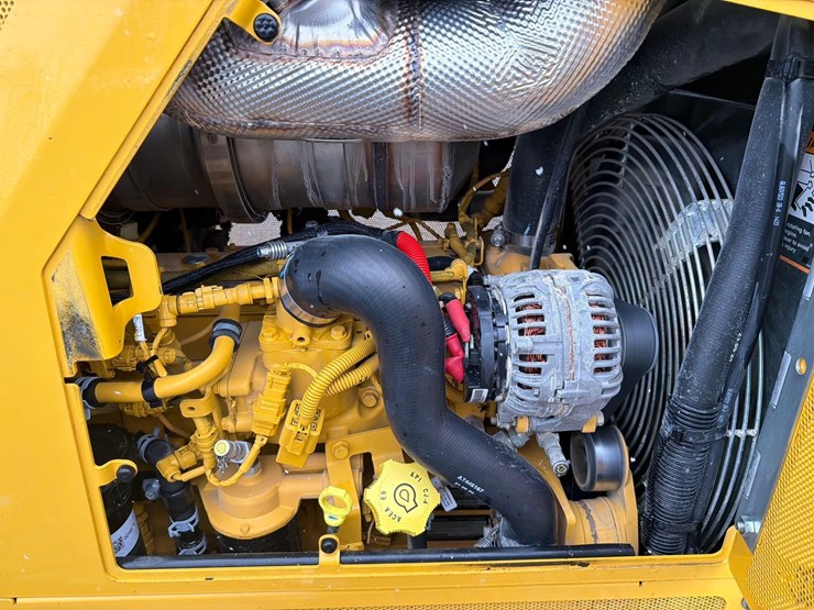 2022-deere-450k-image-18