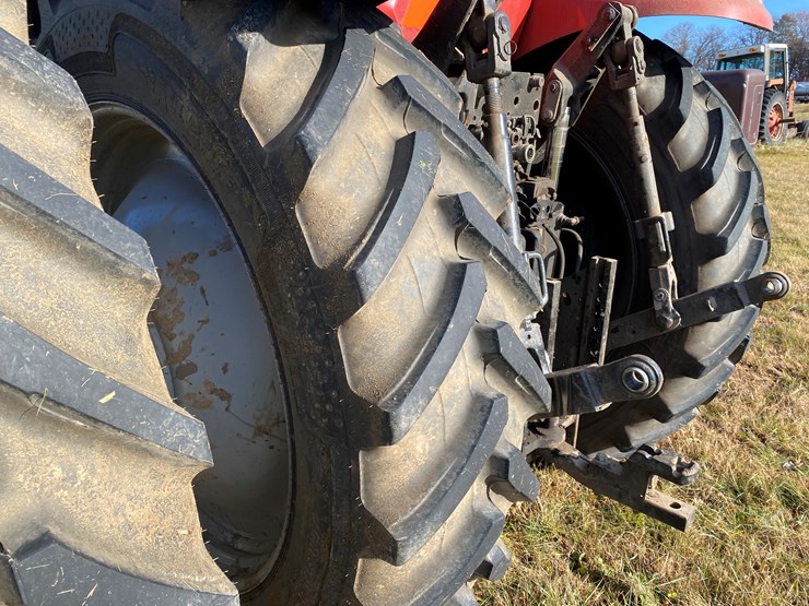 2014-case-ih-340-image-36