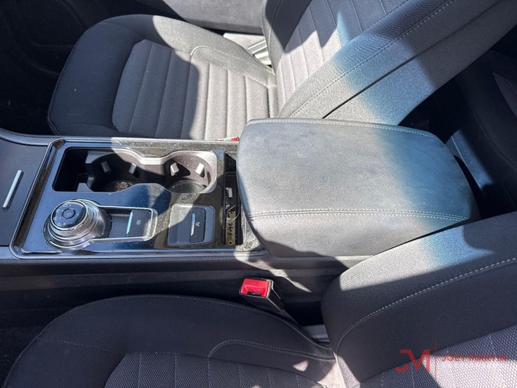 2020-ford-edge-se-image-25