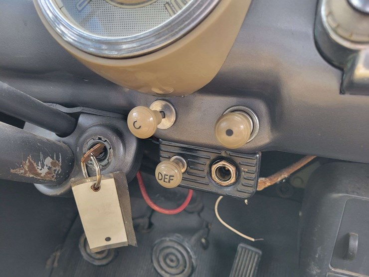 1948-ford-sedan-image-70