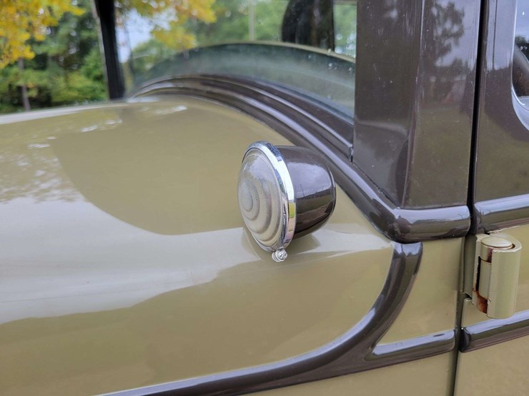 1928-pontiac-sedan-image-35