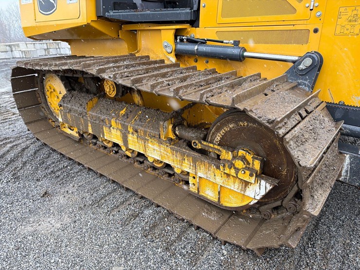 2022-deere-450k-image-14