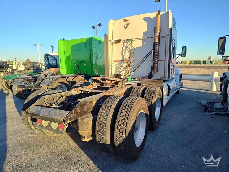 2012-kenworth-t660-image-4