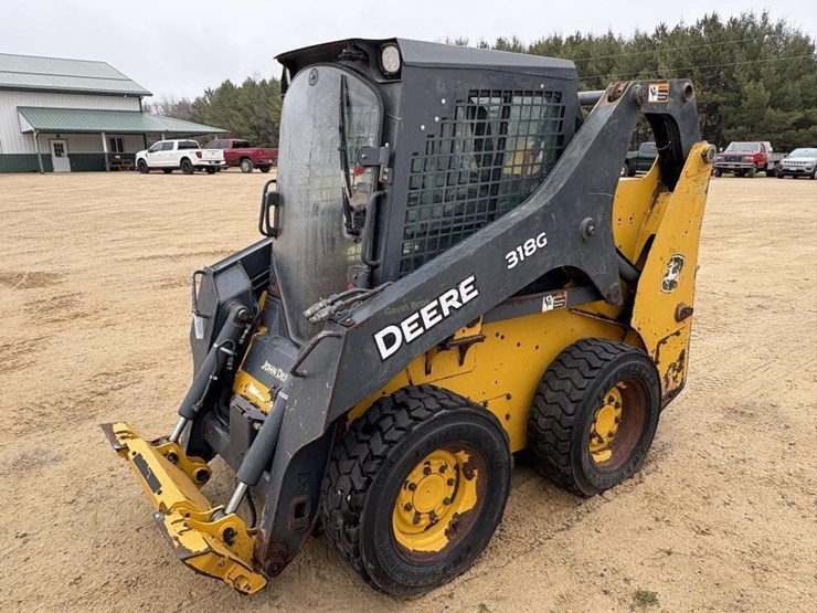 2018-deere-318g-image-6