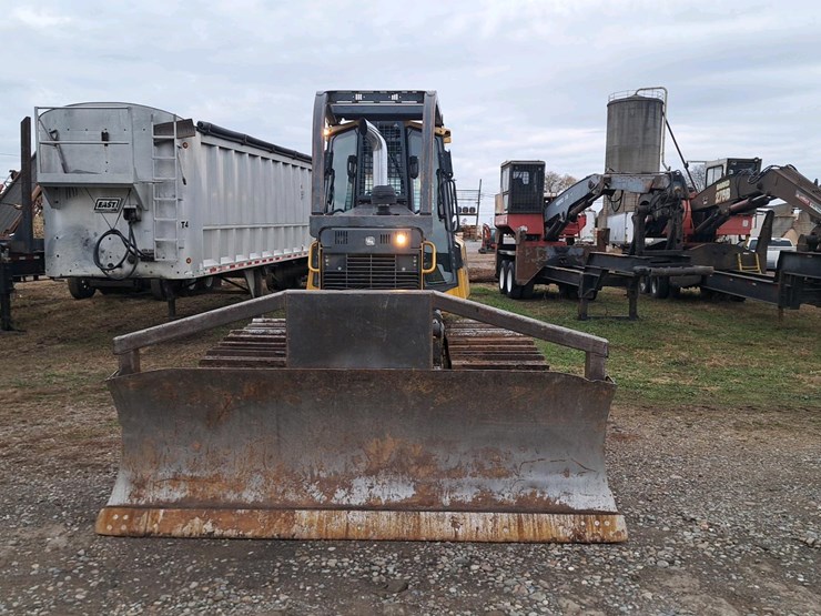 2016-deere-700k-image-8