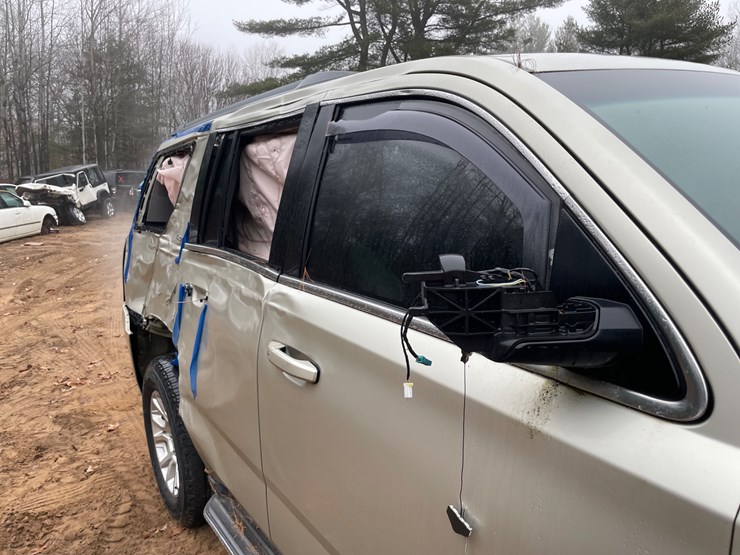 2015-gmc-yukon-slt-image-9