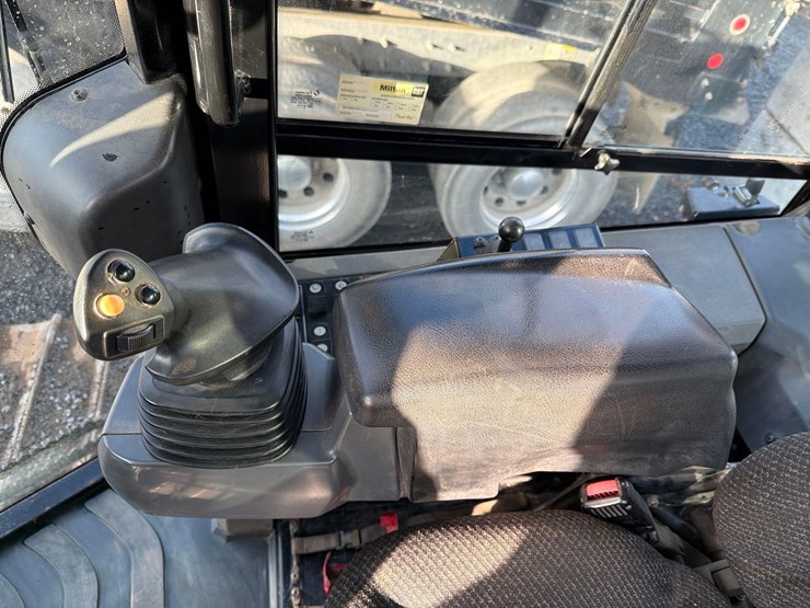 2015-caterpillar-d6k2-image-22