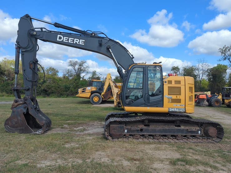 2020-john-deere-2020-image-1