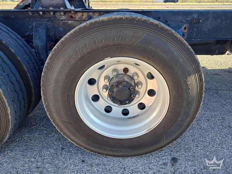 2012-peterbilt-386-image-12