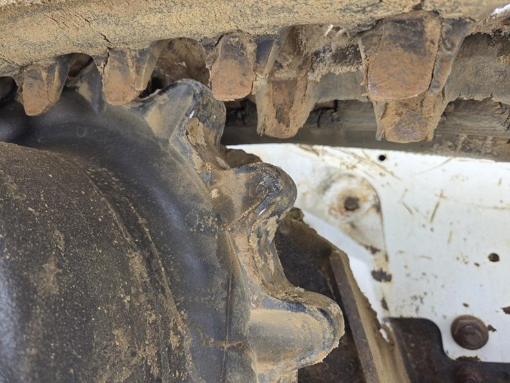 2017-bobcat-t750-image-42