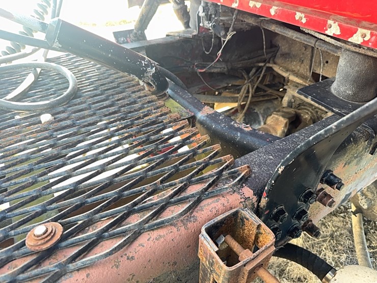 1994-volvo-white-semi-tractor-w/-sleeper,-detroit-diesel,-365hp,-10-speed,-miles-unknown,-*4v1wdbrh1rn679717*-not-running,-no-title-image-16