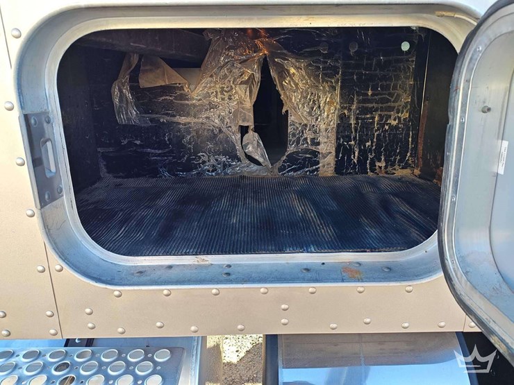 2011-kenworth-t800-image-23