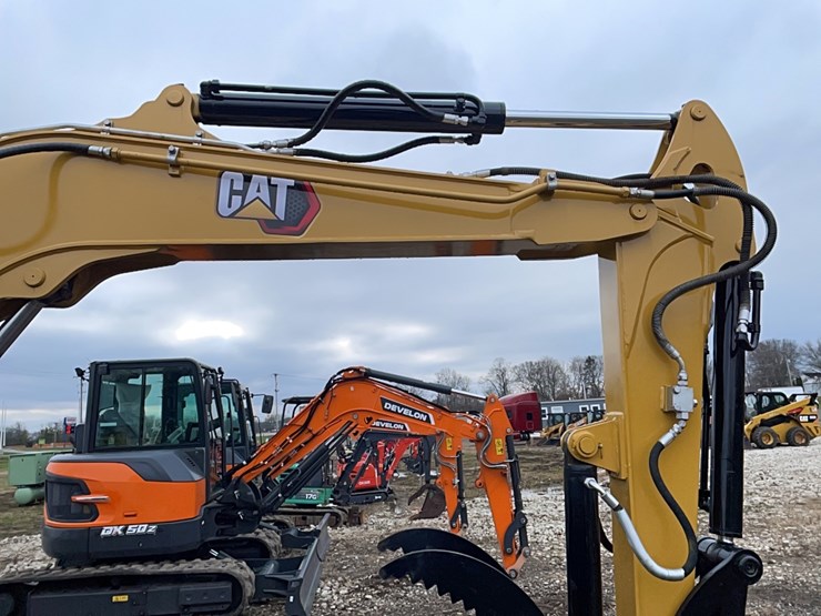 caterpillar-305.5e-image-13