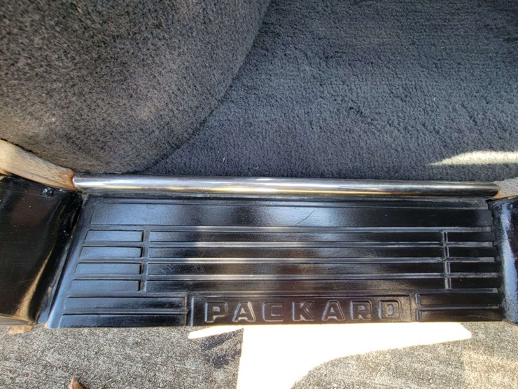 1948-packard-sedan-image-22