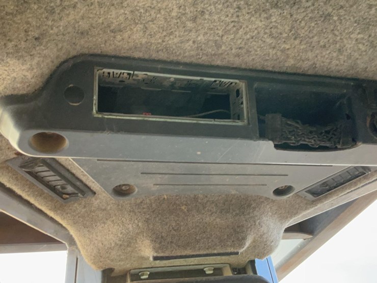 2016-deere-700k-image-21