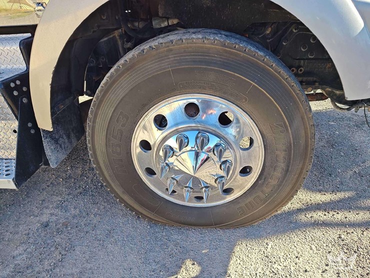 2012-kenworth-t800-image-30