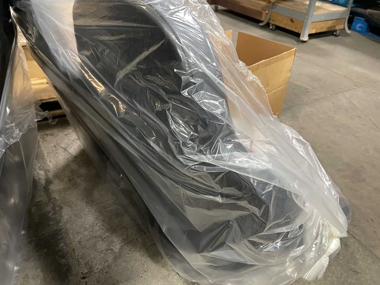 #8694-•-can-am-3-seater-bench-(e)-image-6