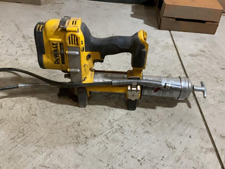#100-•-dewalt-grease-gun-image-4