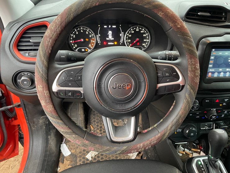 2021-jeep-renegade-image-30