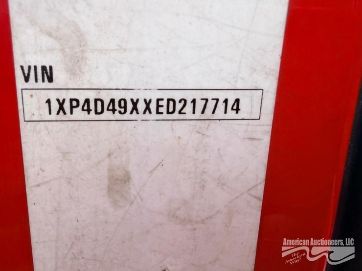 2014-peterbilt-587-image-4