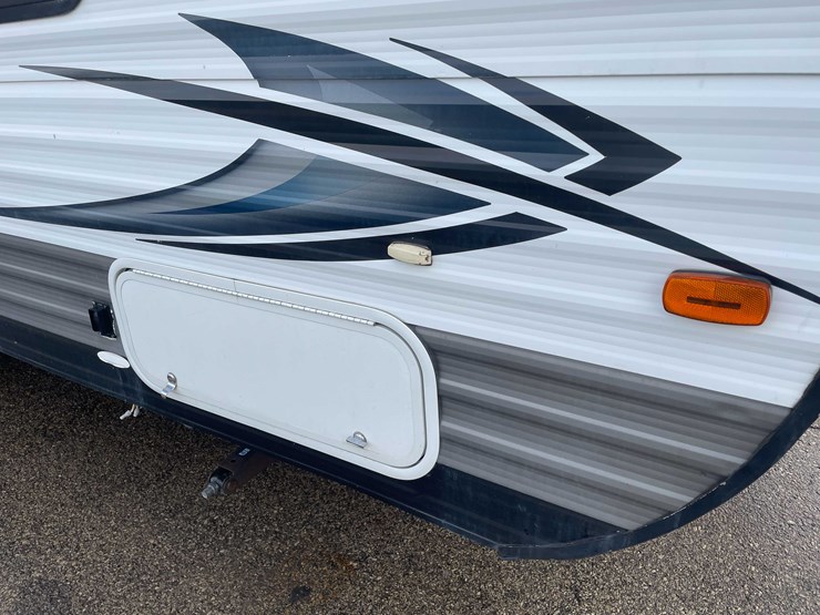 #1404-•-2015-salem-cruise-lite-camper-(no-title)-(of)-image-15