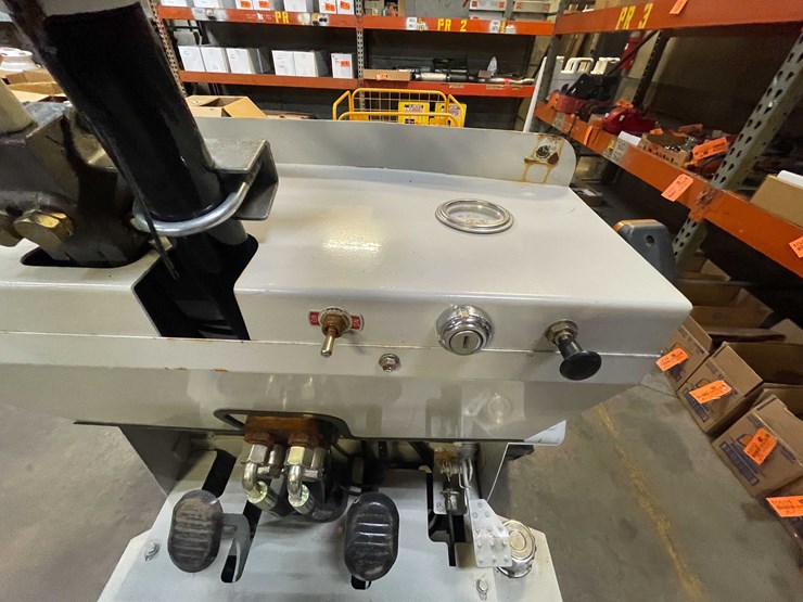 #1386-•-fland-4x4-front-loader-(ica)-image-23