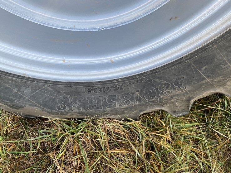 2014-case-ih-340-image-27