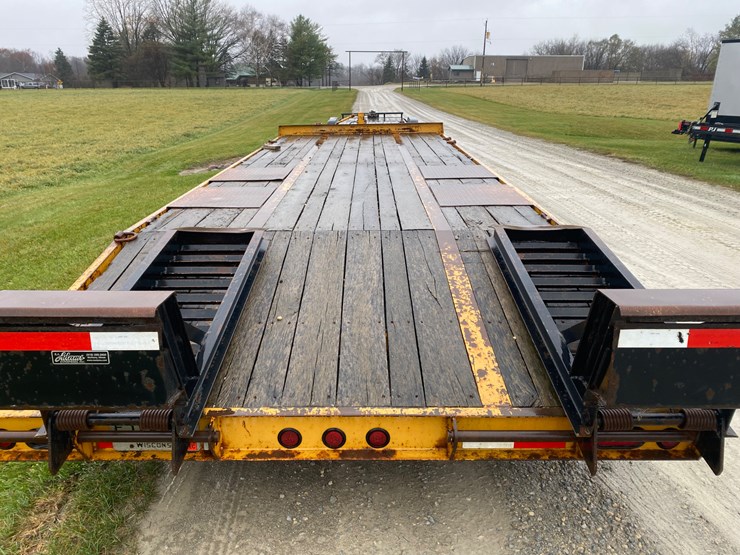 #304-•-2017-redi-haul-tandem-dually-equipment-trailer-(helenville,-wi)-(has-wi-title)-image-4
