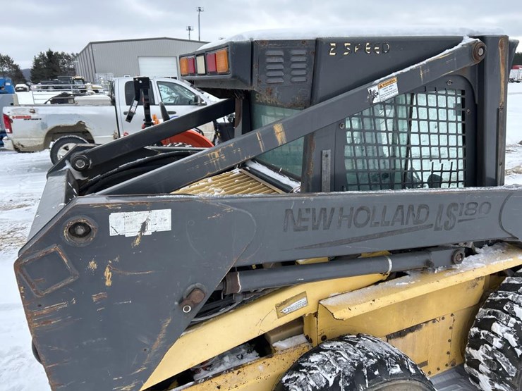 new-holland-ls180-image-23