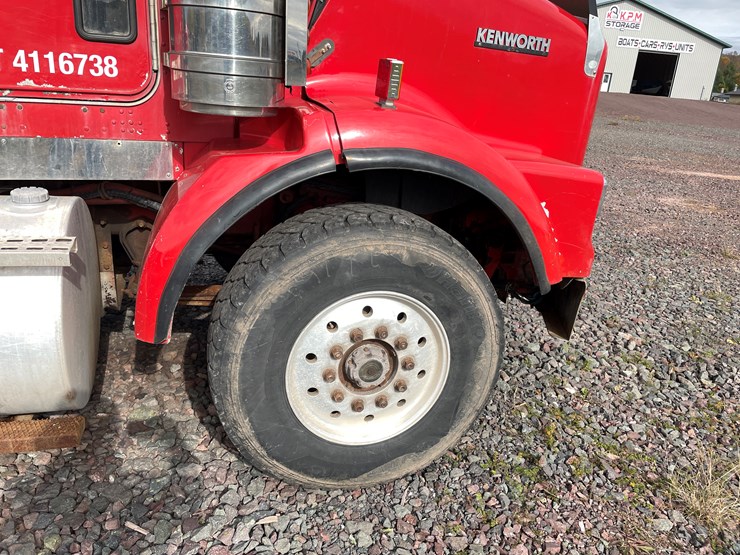 #208-•-2004-kenworth-semi-tractor-truck-(has-mi-title)-(greenland,-mi)-image-21