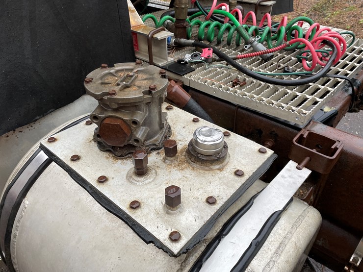 2003-caterpillar-c15-image-16