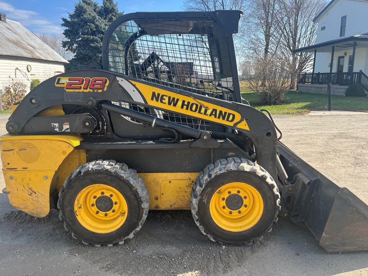 2014-new-holland-l218-image-2