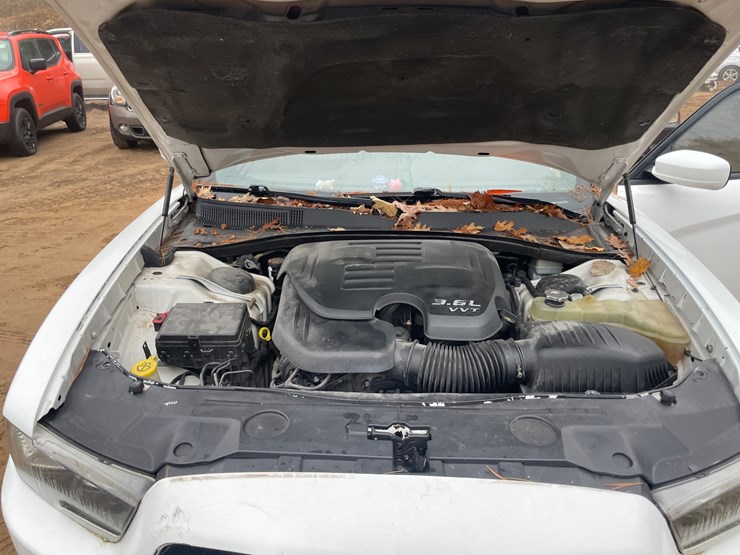 #268-•-2011-dodge-charger-(rhinelander,-wi)(title-in-delay)-image-38