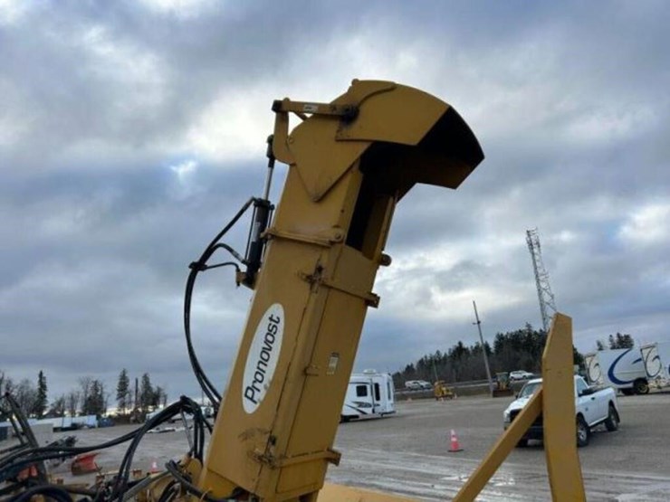 2008-new-holland-tv145-image-73