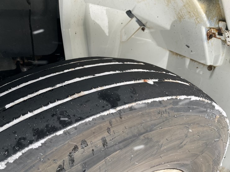 #236-•-2015-international-bucket-truck-(has-wi-title)(mosinee,-wi)-image-44