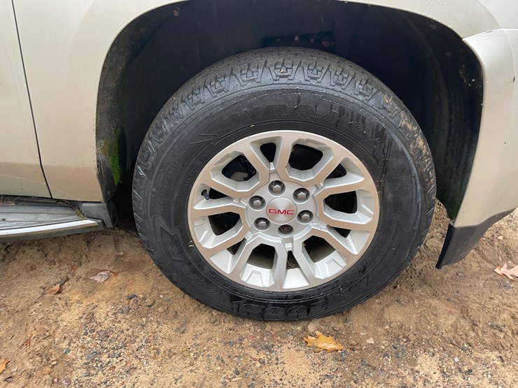 2015-gmc-yukon-slt-image-15