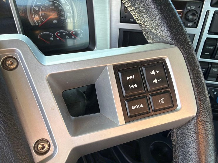 2024-mack-pi64t-pinnacle-truck-tractor-vn:1m1pn4gy4rm014914-image-42