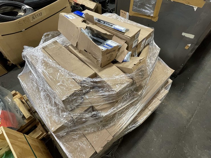 #8726-•-pallet-of-wiper-blades-(f)-image-1