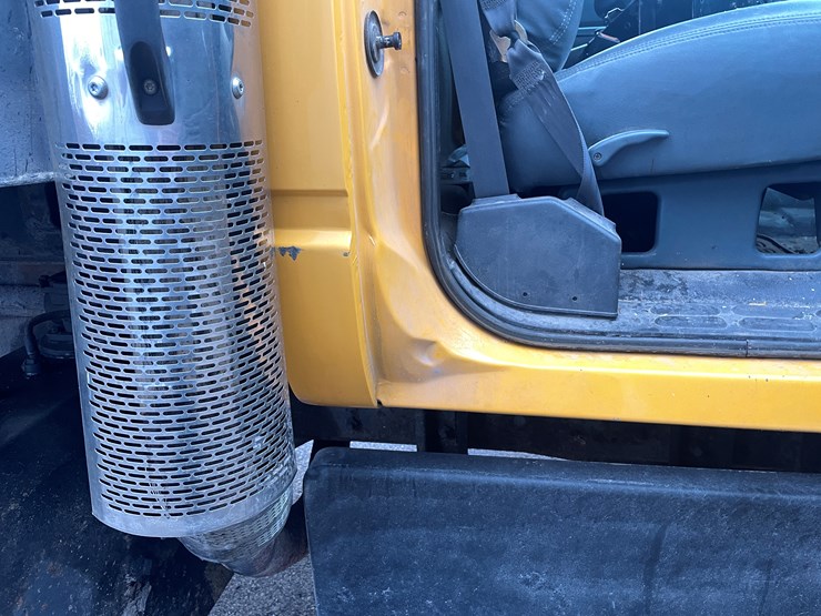 2001-gmc-topkick-image-71